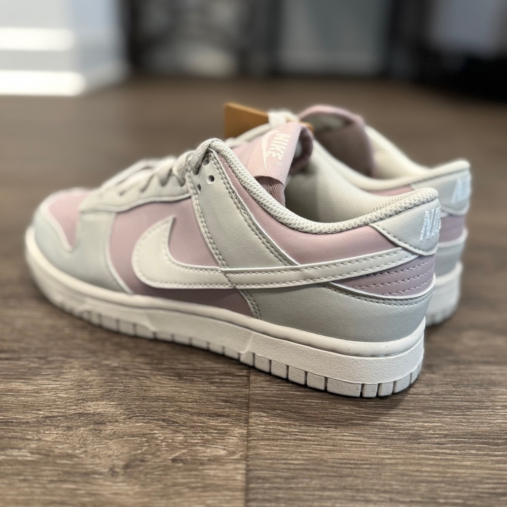 Nike Dunk Low "Light Bone/Sail/ Platinum Violet" Women's Shoe s 6, 6.5 - Picture 4 of 7